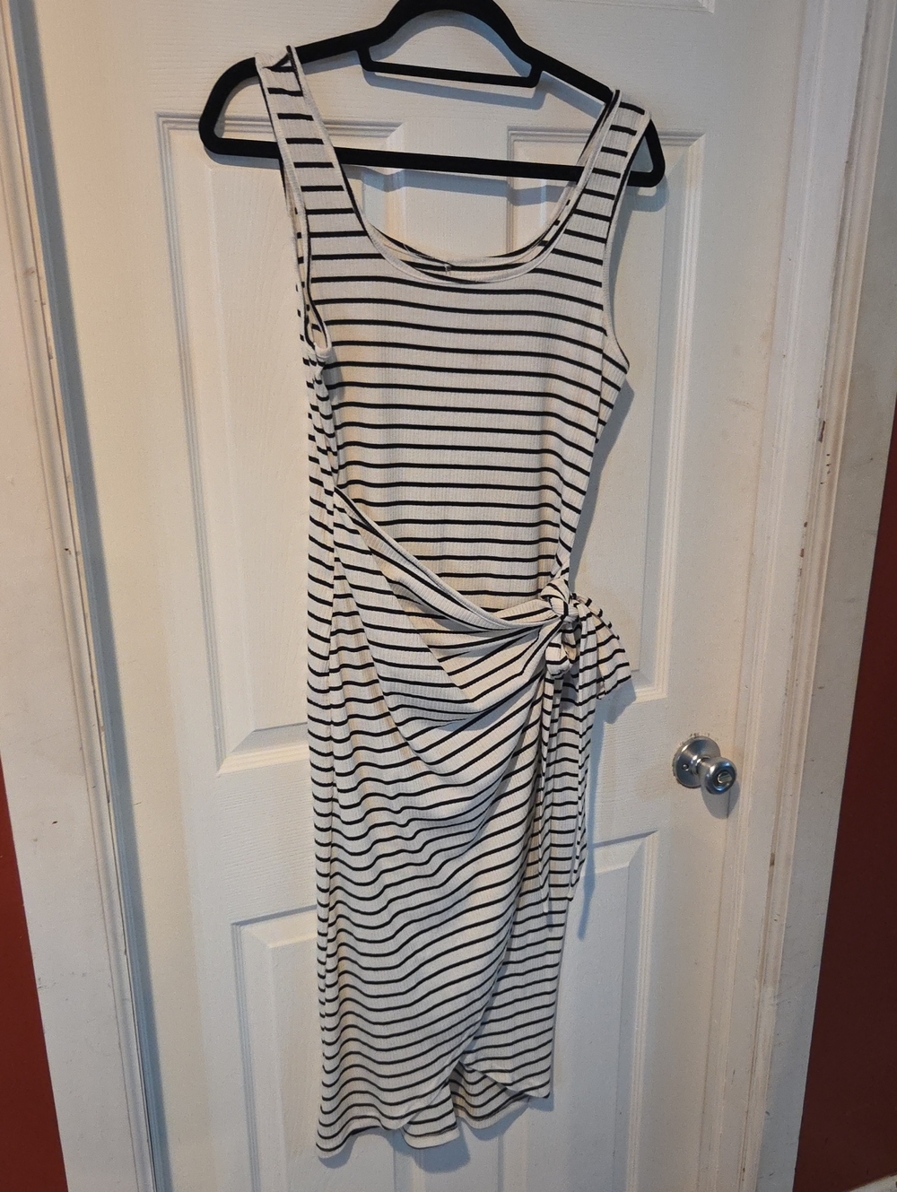 Striped Tie-Waist Midi Dress - White/Black